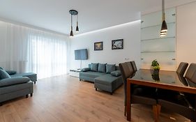 Very Stylish&Secure Penthouse -Free Parking